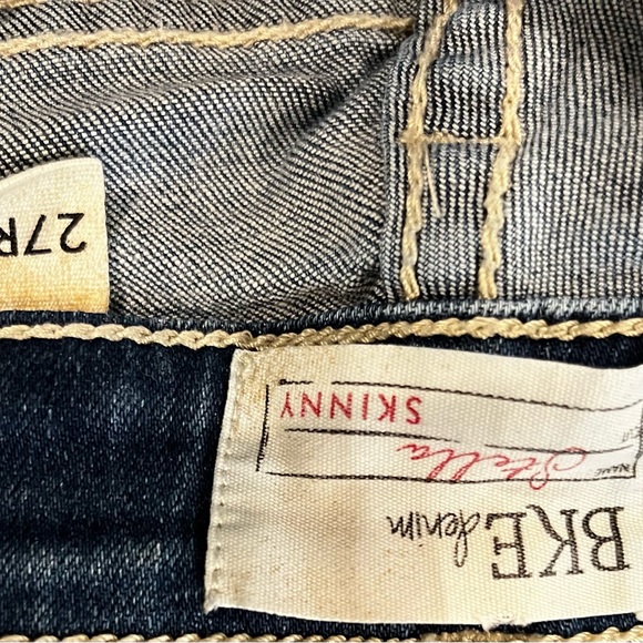 BKE,Guess Jeans GREAT Condition! - Picture 12 of 16